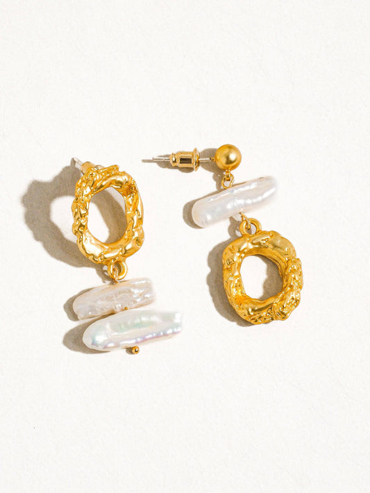 Blaze Mismatched Natural Pearl Earring