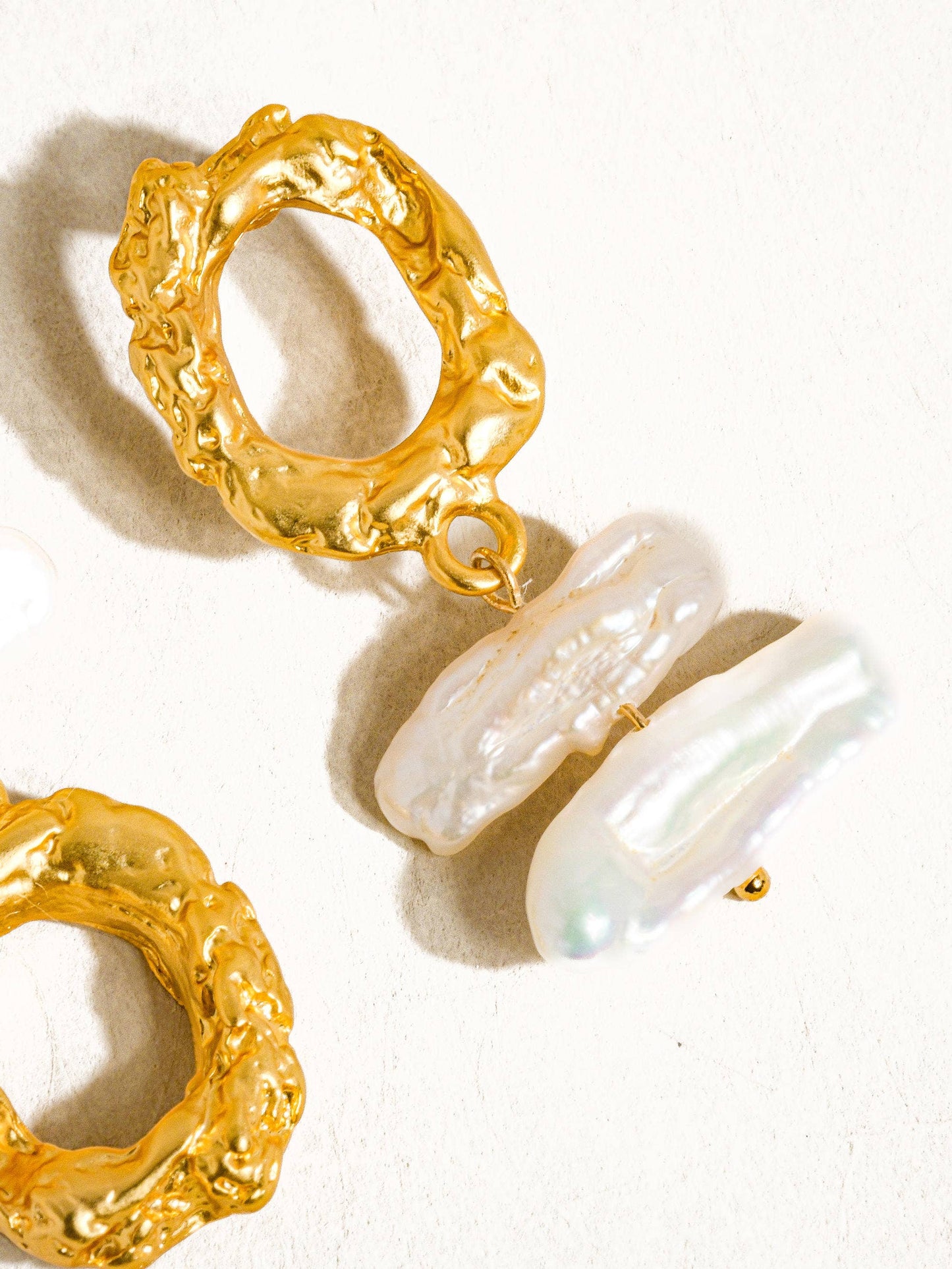 Blaze Mismatched Natural Pearl Earring
