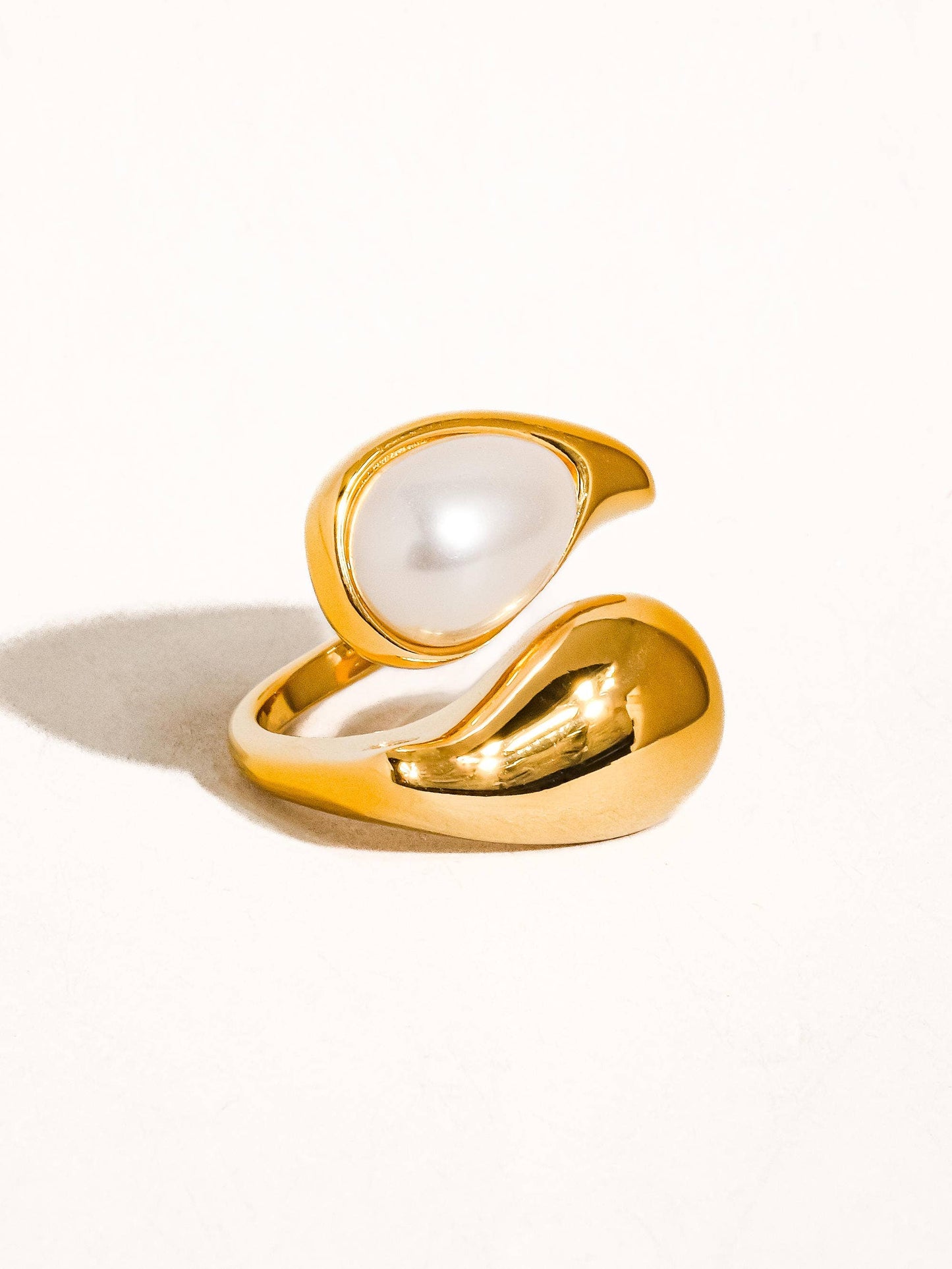 Sloan Pearl Wavy Ring