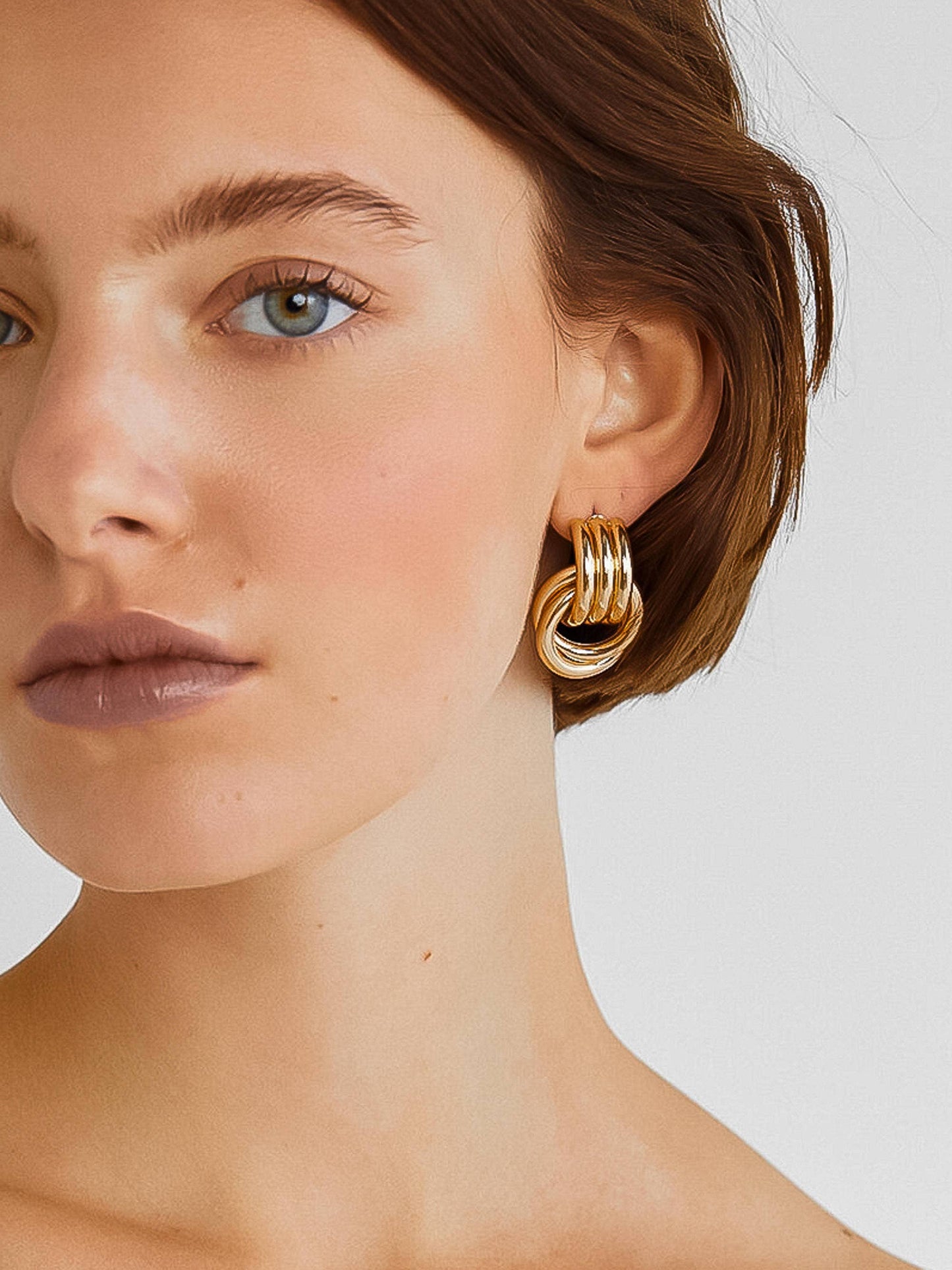 Shayla Classic Hoop Earring